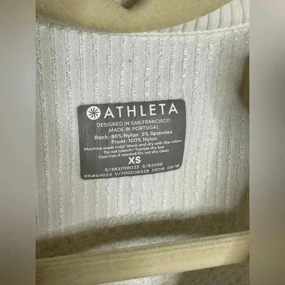 Athleta White and Cream Flurry Primaloft Vest XS - Picture 8 of 9